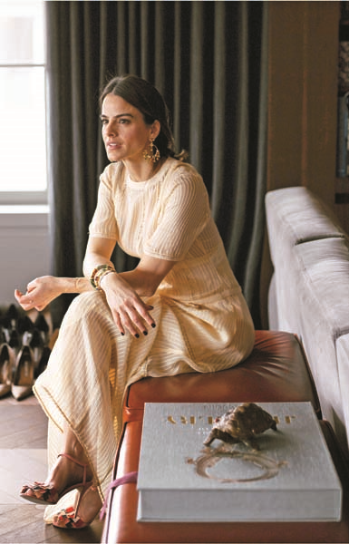 EDWINA SPONZANIN LÜKSLERİ