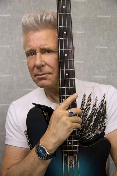 ADAM CLAYTONA ÖZEL GİTAR TASARLANDI