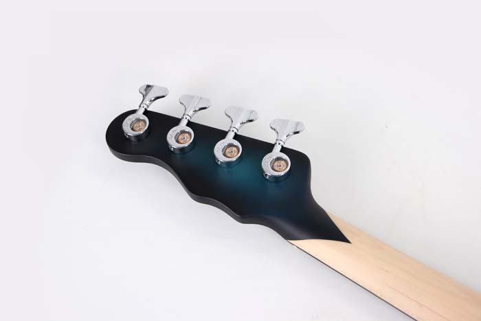 ADAM CLAYTONA ÖZEL GİTAR TASARLANDI