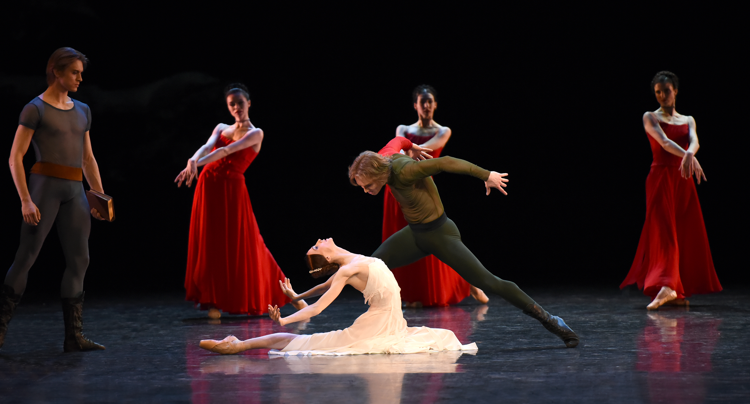 BOLŞOY’UN YILDIZI SVETLANA ZAKHAROVA BODRUM'A GELİYOR