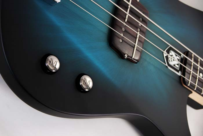 ADAM CLAYTONA ÖZEL GİTAR TASARLANDI