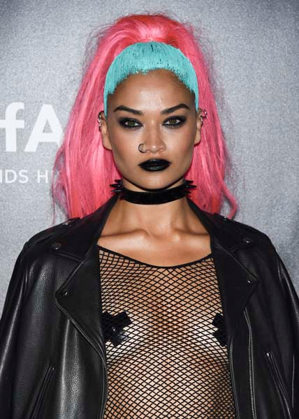  AMFARDA DİKKAT ÇEKEN SAÇ MODELLERİ 