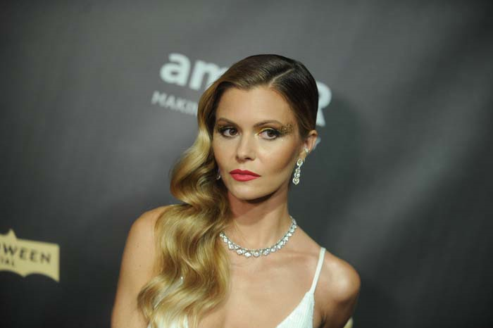  AMFARDA DİKKAT ÇEKEN SAÇ MODELLERİ 