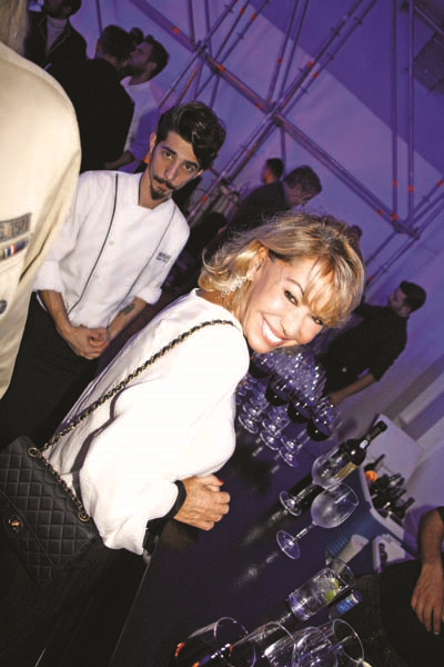 DERİN MERMERCİDEN MUHTEŞEM PARTİ