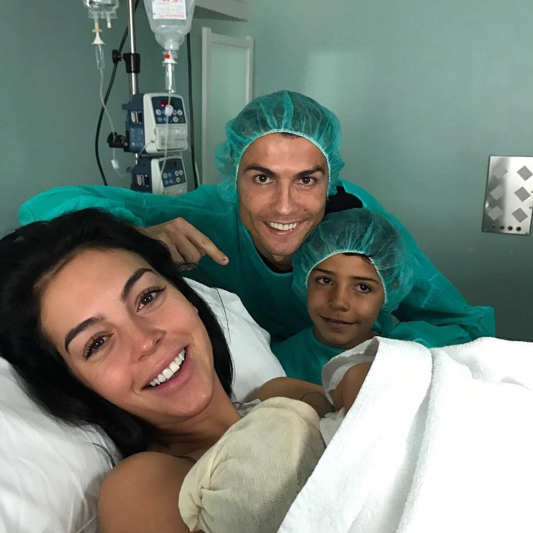 CRISTIANO RONALDO 4. KEZ BABA OLDU