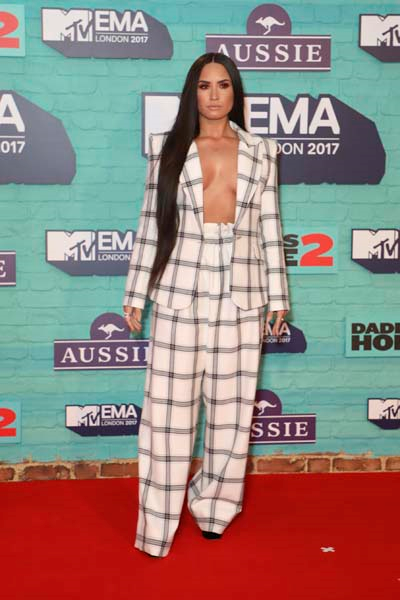 2017 MTV EMA ÖDÜLLERİ KIRMIZI HALI