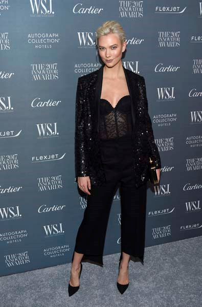 DAVETLERDE SİYAH GİYEN EN ŞIK KADINLAR