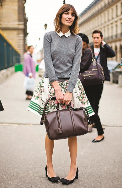 ALEXA CHUNG İLK KEZ ÇANTA TASARLADI