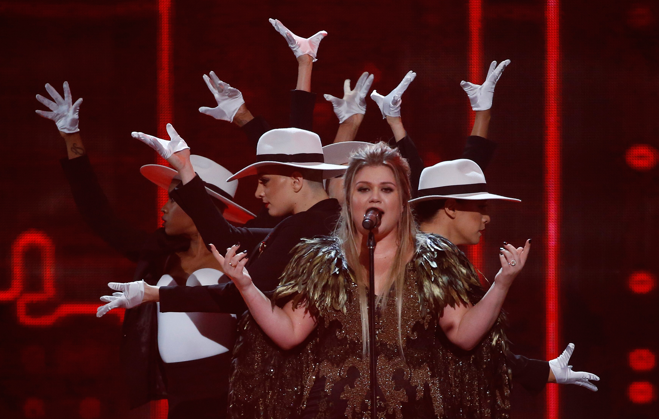 AMERİKAN MÜZİK ÖDÜLLERİ GECESİNE DAMGA VURAN PERFORMANSLAR 