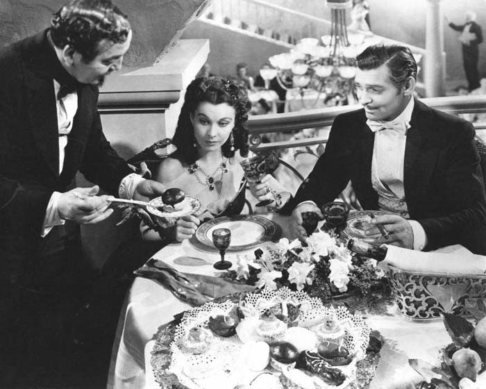 FİLMLERDEKİ MÜCEVHERLER SATILDI