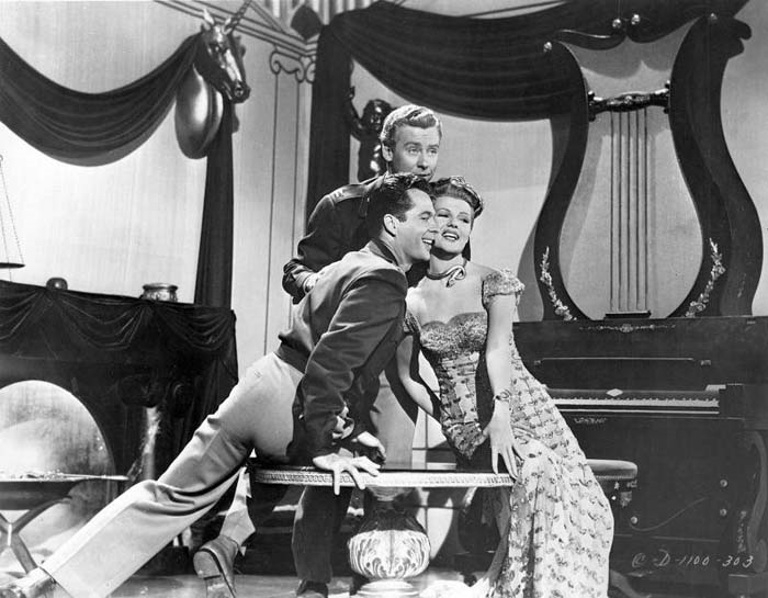 FİLMLERDEKİ MÜCEVHERLER SATILDI