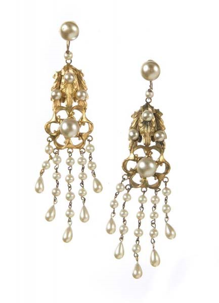 FİLMLERDEKİ MÜCEVHERLER SATILDI