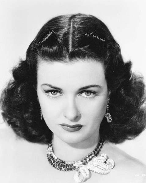 FİLMLERDEKİ MÜCEVHERLER SATILDI