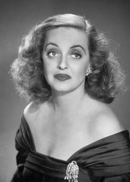 FİLMLERDEKİ MÜCEVHERLER SATILDI