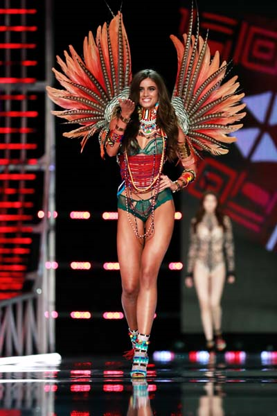 VICTORIAS SECRET FASHION SHOW NEFES KESTİ
