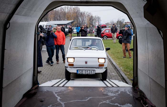 TOM HANKSİN HEDİYESİ YOLA ÇIKTI