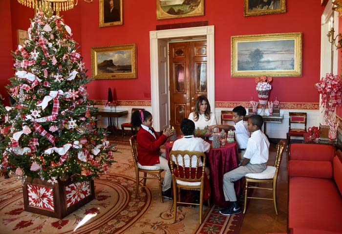  YILBAŞI HAZIRLIKLARINA MELANIA TRUMP ELİ DEĞDİ