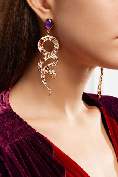 DETAYLARDAKİ GÖSTERİŞ