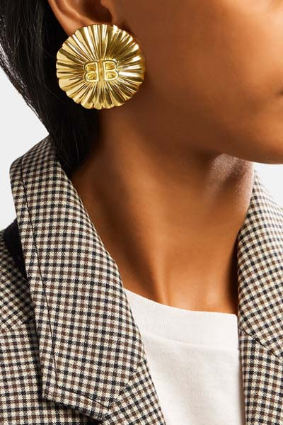 DETAYLARDAKİ GÖSTERİŞ