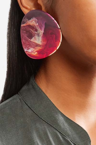 DETAYLARDAKİ GÖSTERİŞ