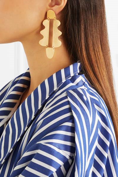 DETAYLARDAKİ GÖSTERİŞ