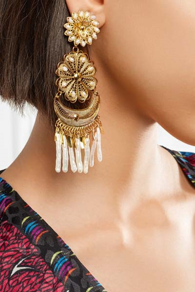 DETAYLARDAKİ GÖSTERİŞ