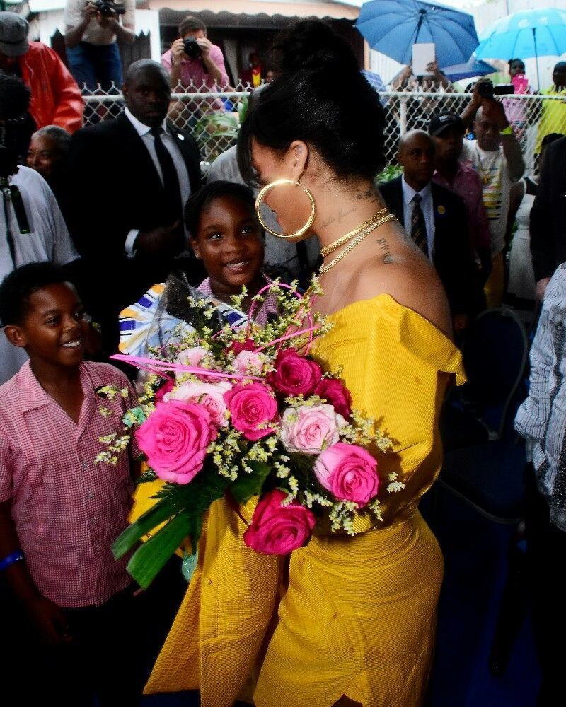 DOĞDUĞU ŞEHİR RIHANNAYI ONURLANDIRDI