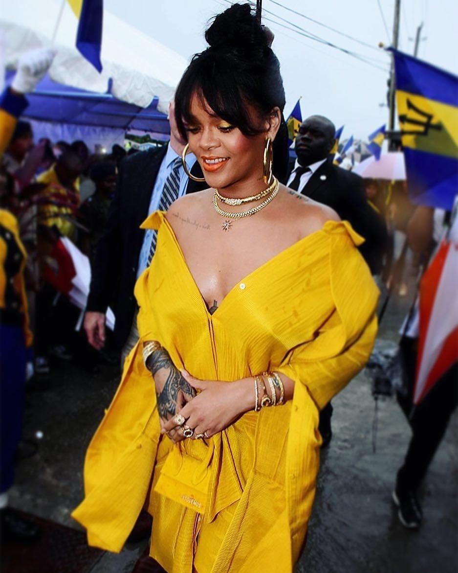 DOĞDUĞU ŞEHİR RIHANNAYI ONURLANDIRDI