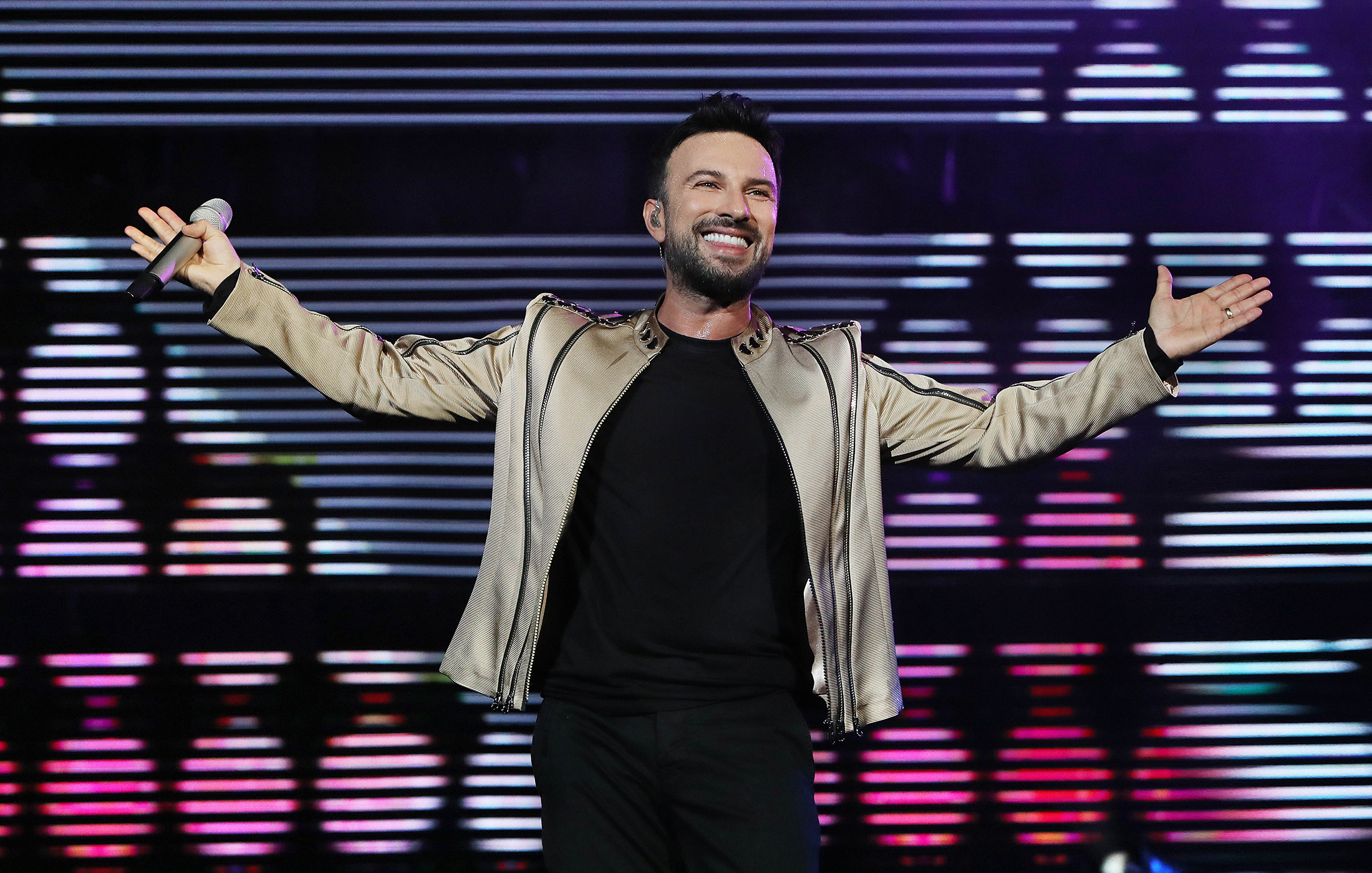 TARKAN VE PINAR DİLEK AYNI KLİPTE