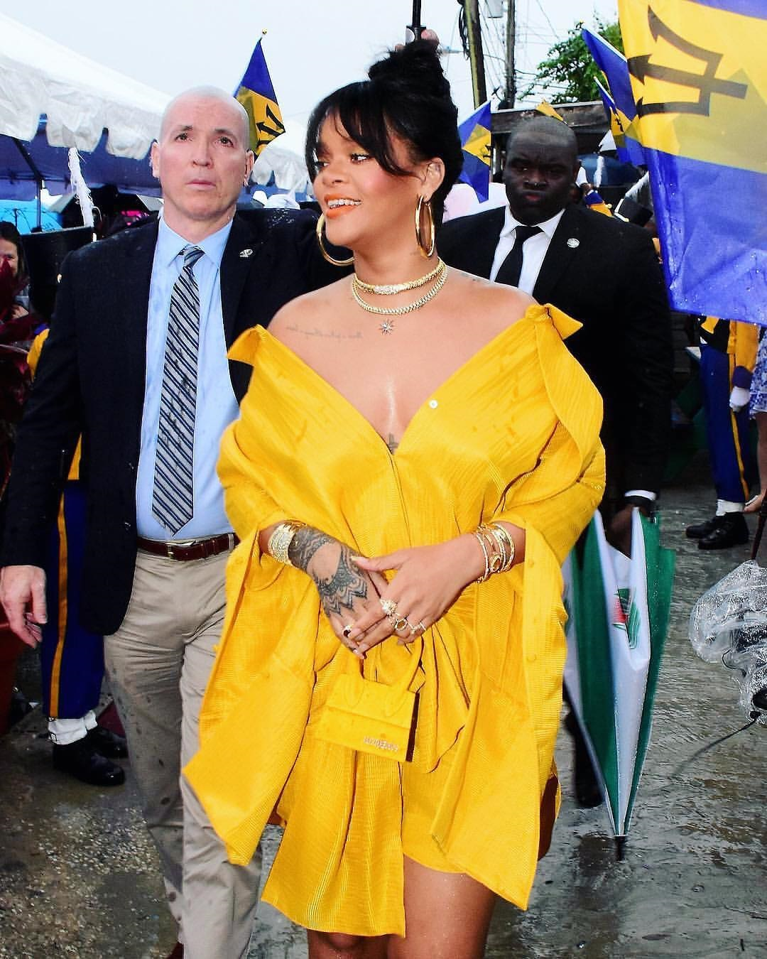 DOĞDUĞU ŞEHİR RIHANNAYI ONURLANDIRDI