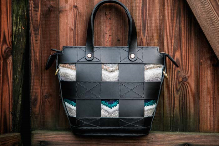 ÇANTALAR AÇIK ARTIRMAYA ÇIKIYOR