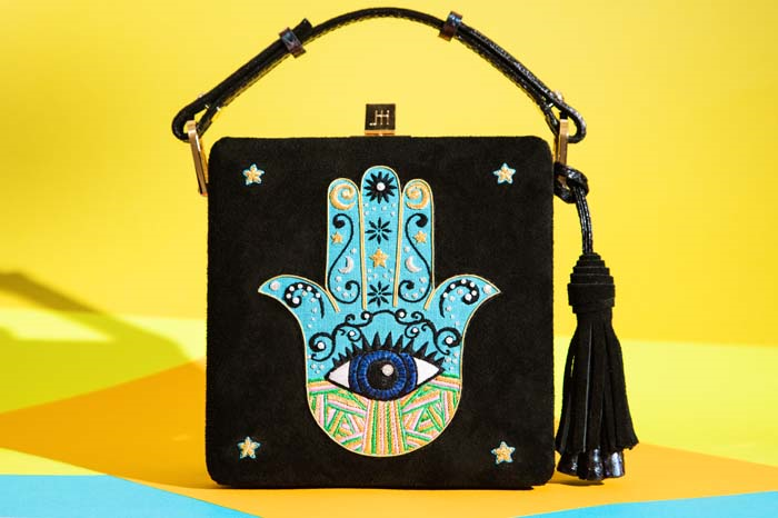 ÇANTALAR AÇIK ARTIRMAYA ÇIKIYOR