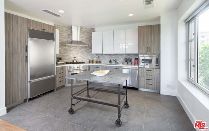 KENDALL JENNER EVİNE ALICI BULDU