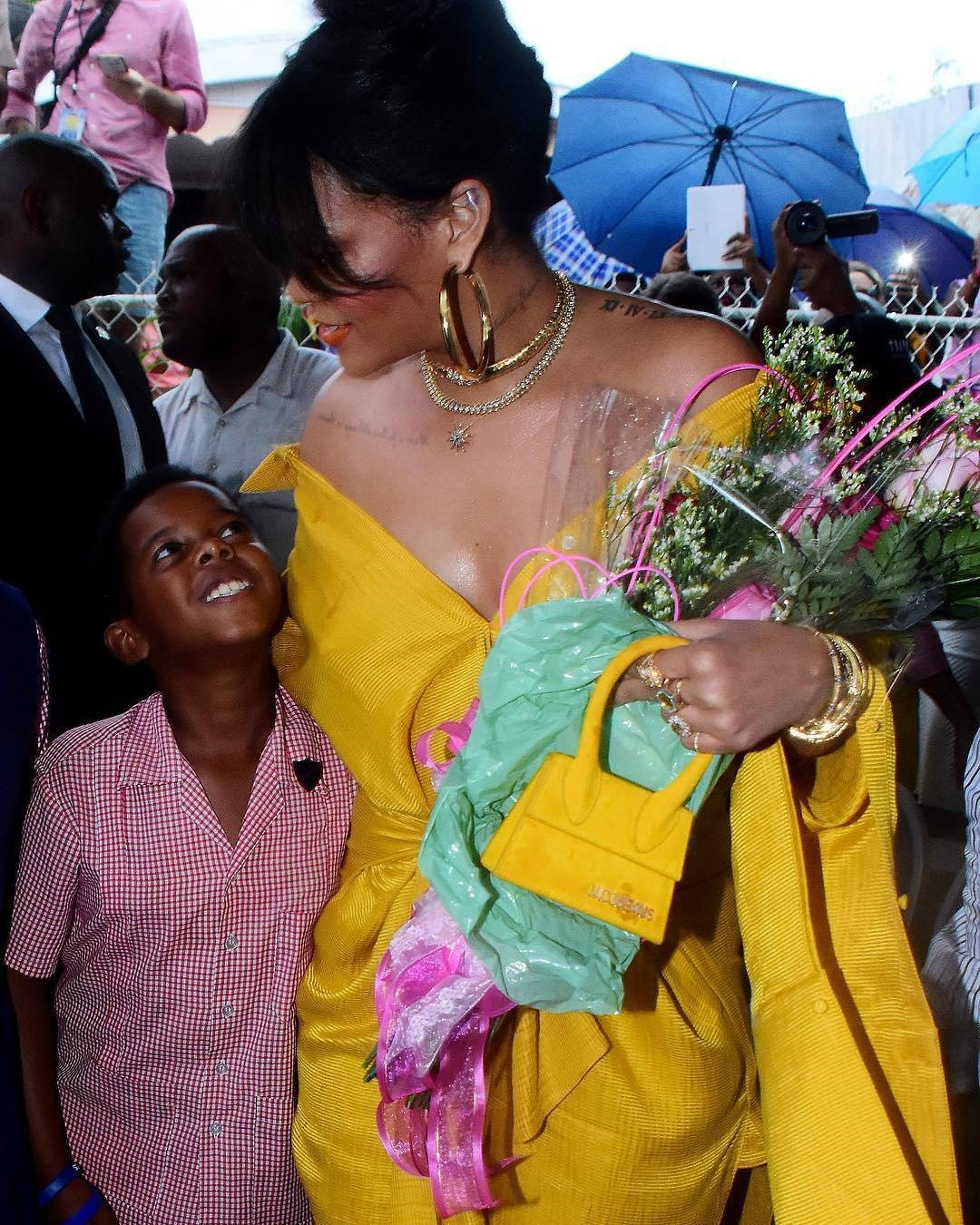 DOĞDUĞU ŞEHİR RIHANNAYI ONURLANDIRDI