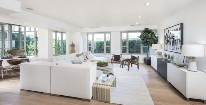 KENDALL JENNER EVİNE ALICI BULDU