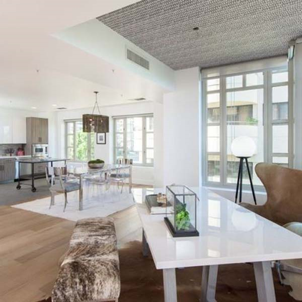 KENDALL JENNER EVİNE ALICI BULDU