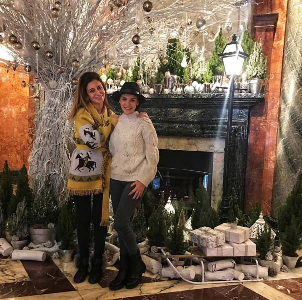 NESLİŞAH ALKOÇLAR DÜZYATAN LONDRADA TATİL YAPIYOR