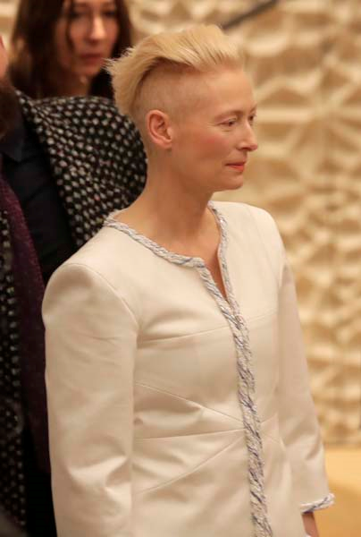 KARL LAGERFELD HAMBURGDA KÖKLERİNE DÖNDÜ