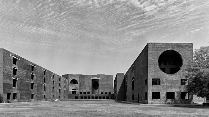 PERA MÜZESİNDE İKİ SERGİ