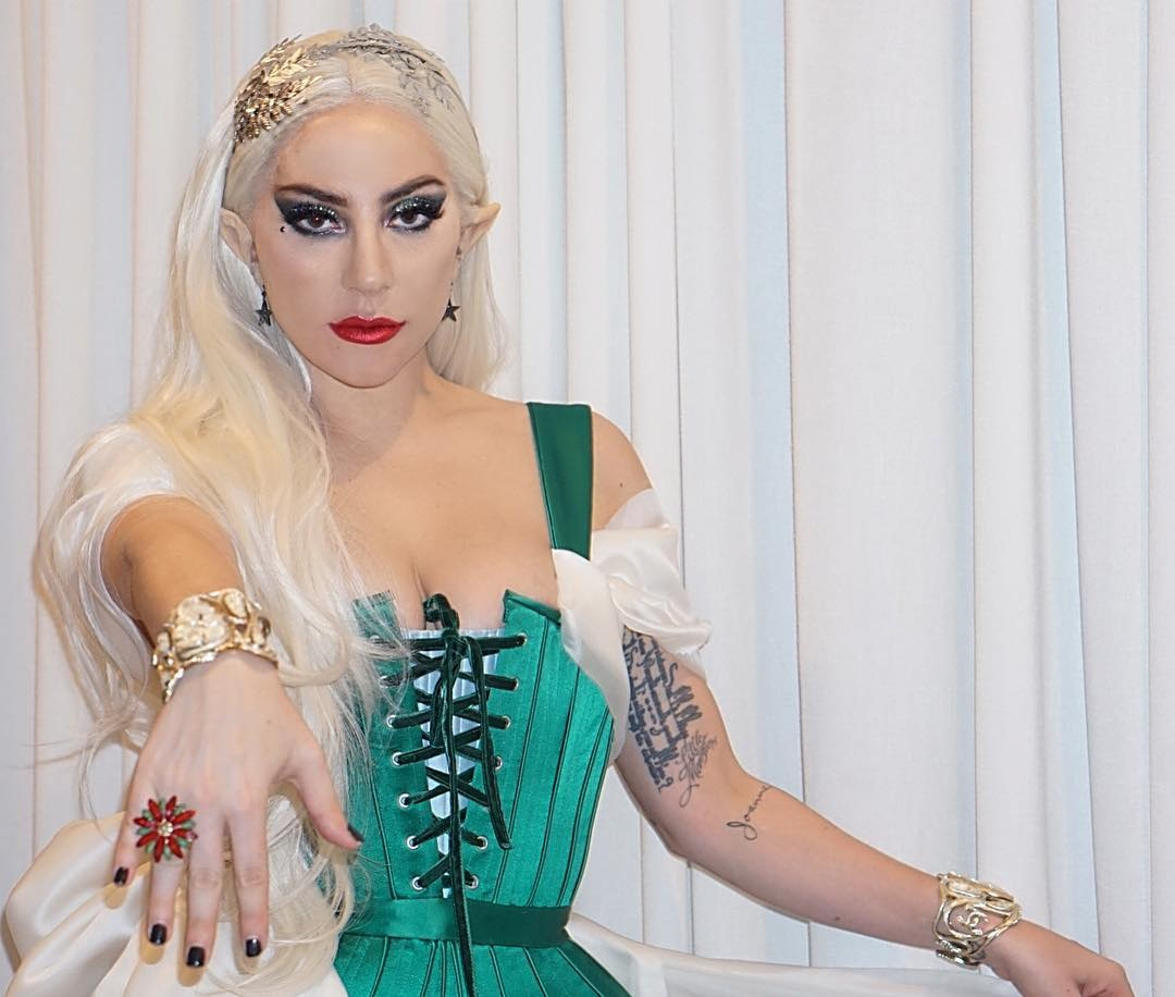 LADY GAGA KOSTÜM PARTİSİ VERDİ
