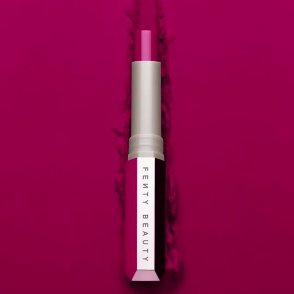 RIHANNADAN 14 RENKTEN OLUŞAN RUJ SERİSİ