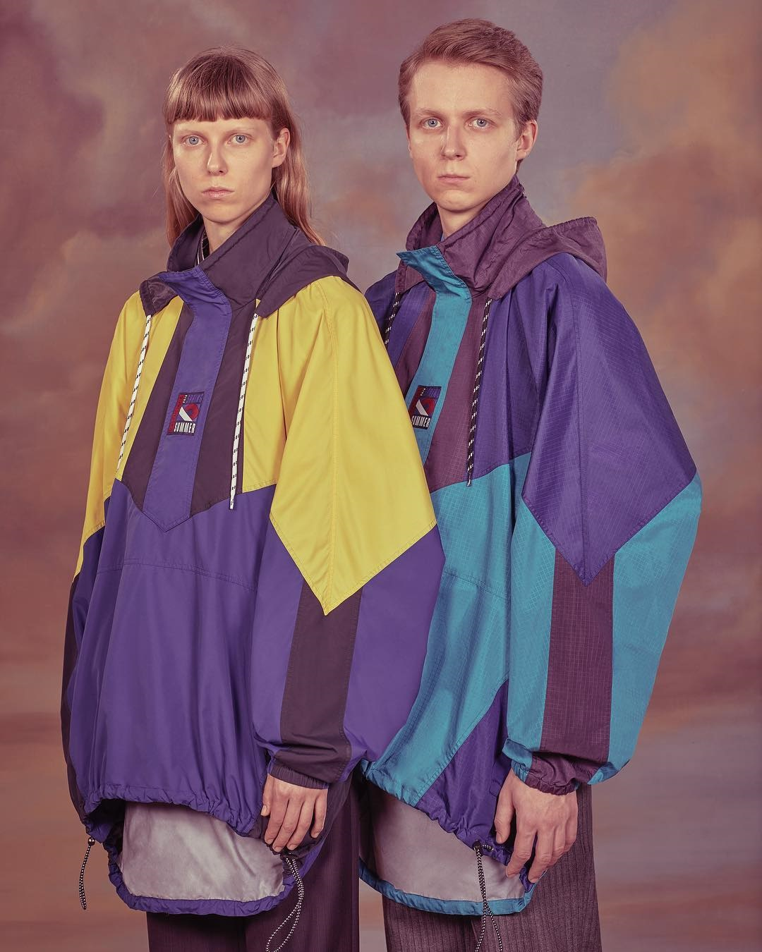 BALENCIAGADAN KÜLT AİLE FOTOĞRAFLARI