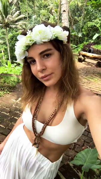 ASLIŞAH ALKOÇLARIN BALİ TATİLİ