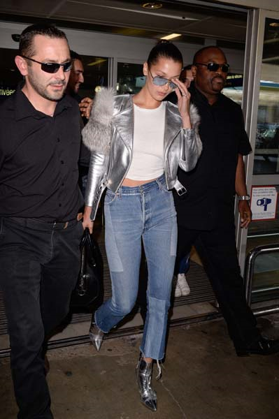 BELLA HADIDIN COOL VE SPOR STİLİ