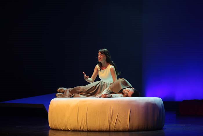 ÖZİLHAN AİLESİ MÜZİKALDEYDİ