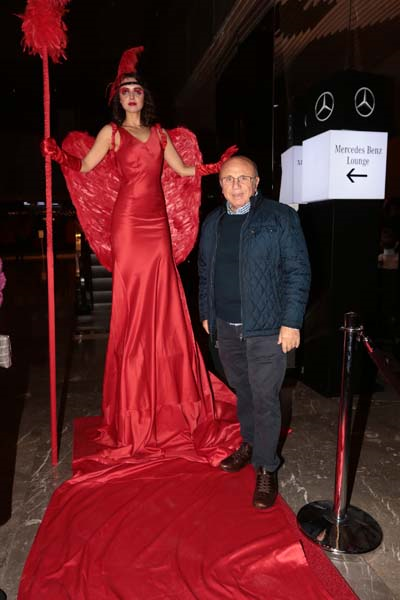 ÖZİLHAN AİLESİ MÜZİKALDEYDİ