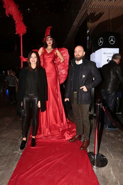 ÖZİLHAN AİLESİ MÜZİKALDEYDİ