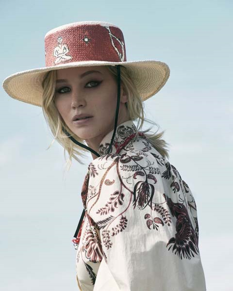 JENNIFER LAWRENCE DIOR'LA YENİDEN