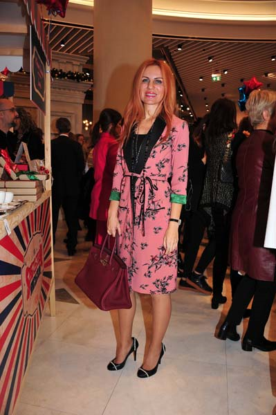 DEMET SABANCI GALERIES LAFAYETTEDE YENİ YILI KUTLADI