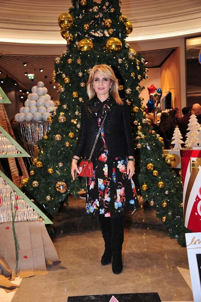 DEMET SABANCI GALERIES LAFAYETTEDE YENİ YILI KUTLADI